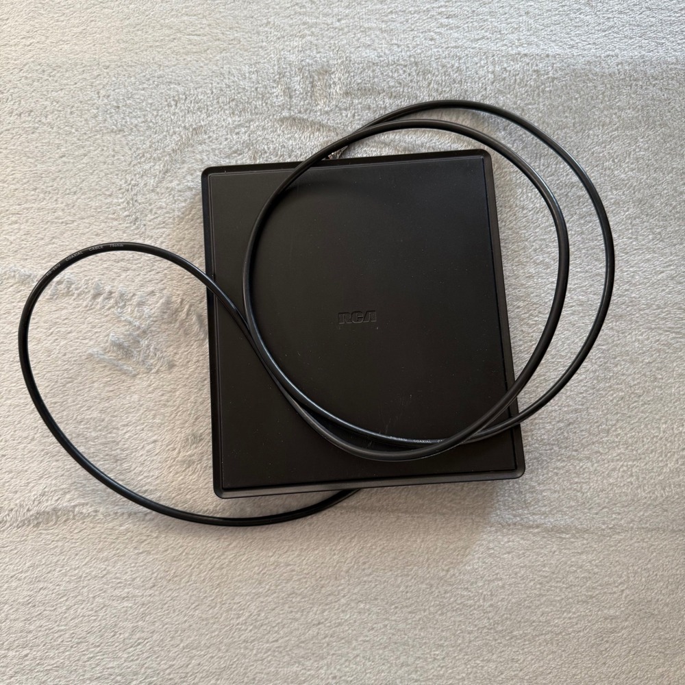 RCA Flat Indoor TV Antenna with Coax Cable‎ – Works with HDTV OTA Signals